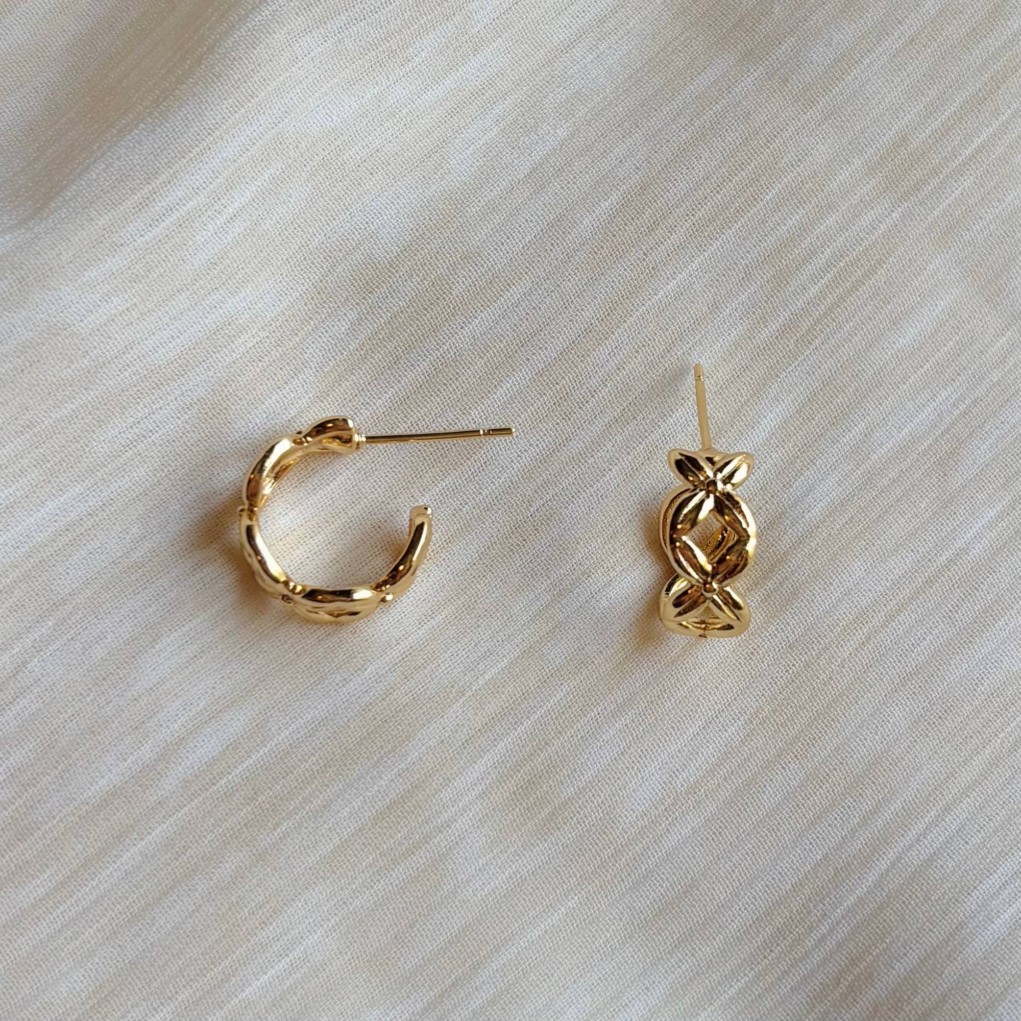 CRISS-CROSS HOOP EARRINGS | 18k gold | stud post hoops