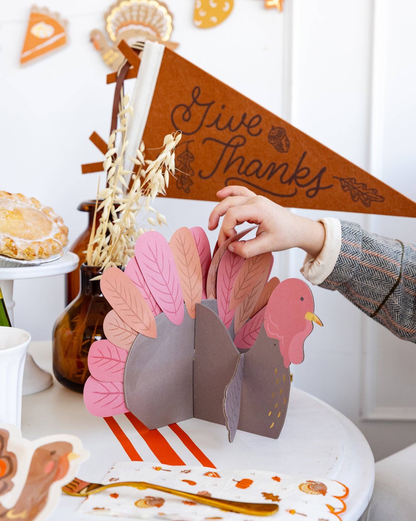 DIY Turkey Craft | Thanksgiving Kids Table Activity
