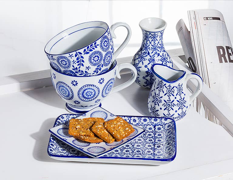 Blu/Wht Handled Cup-6 Asst-4.5"D-1483