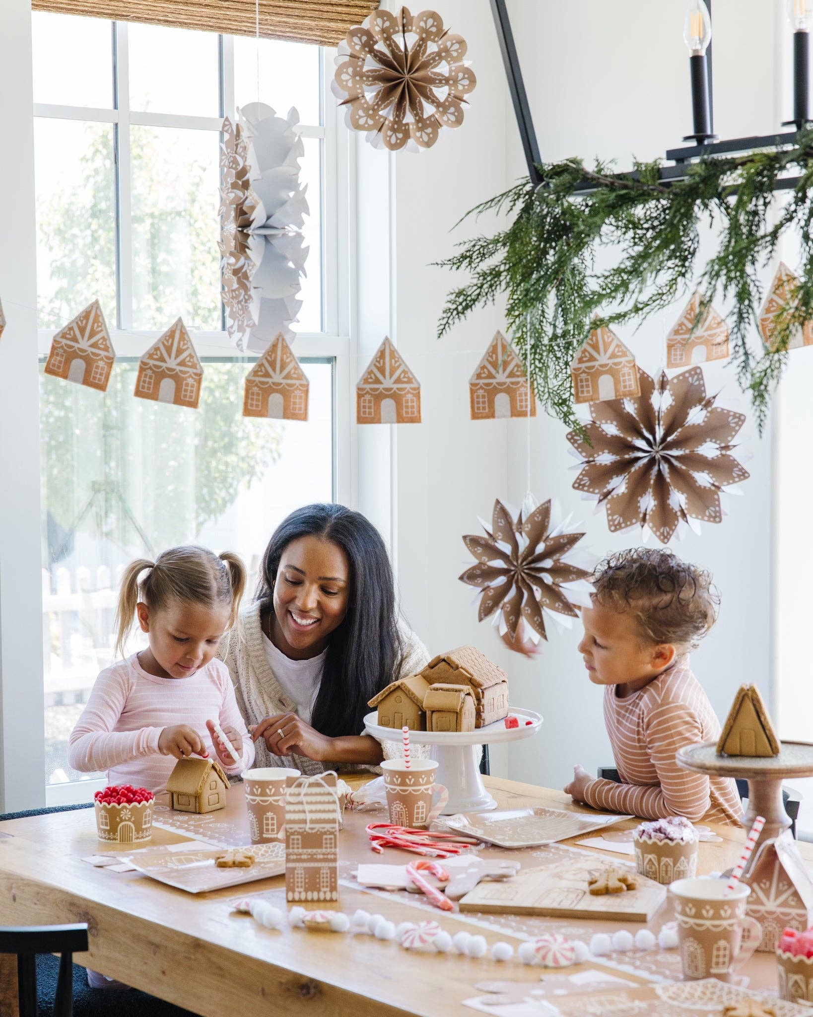Gingerbread Holiday Fan Set | 3D Christmas Party Decorations
