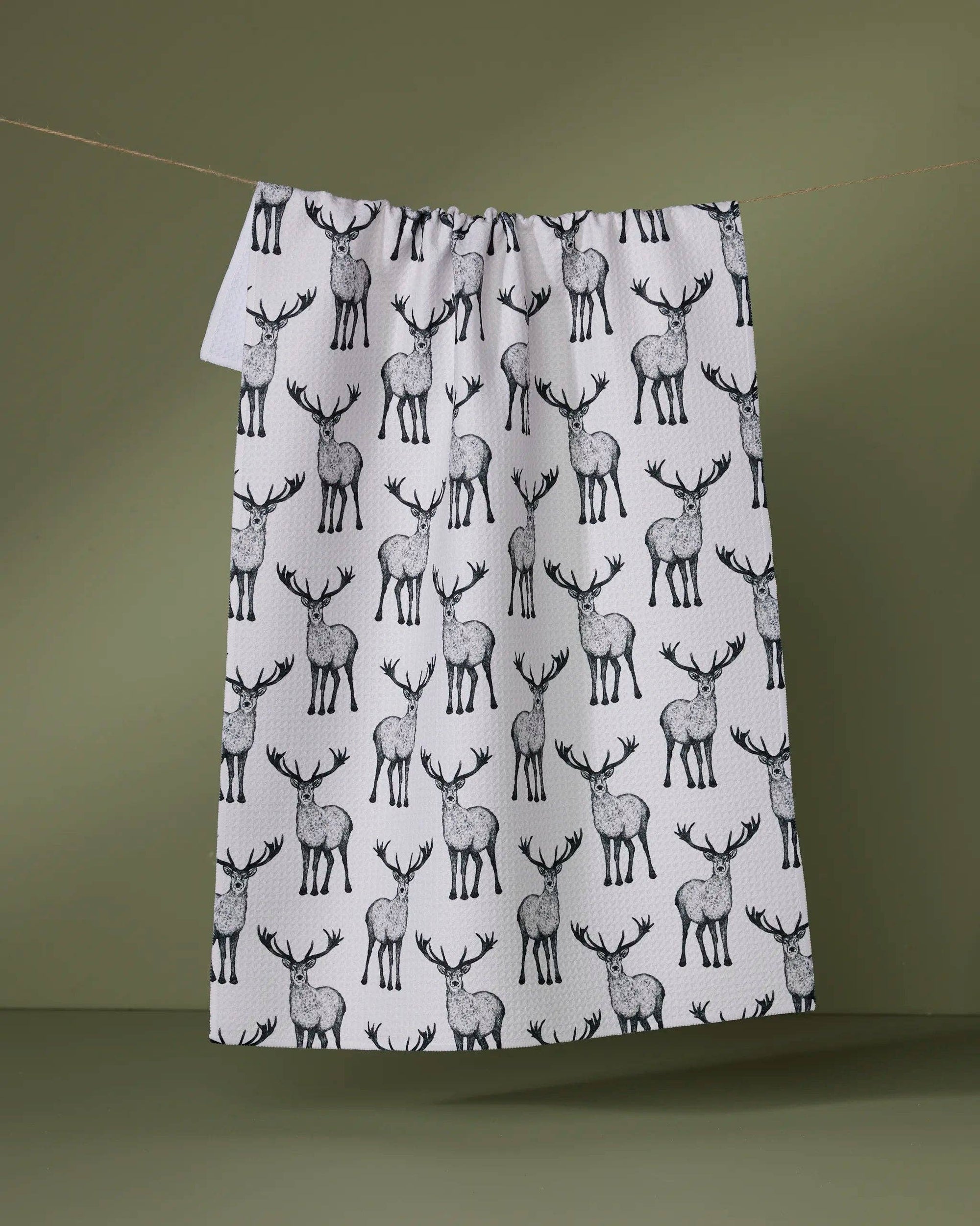 artley Geometry Kitchen Tea Towel made from recycled materials, featuring Geoweave fabric for quick drying and high absorbency.