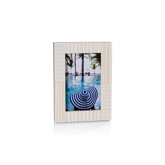 Soller Ribbed White Resin Photo Frame with Brass Inside Border - 4x6