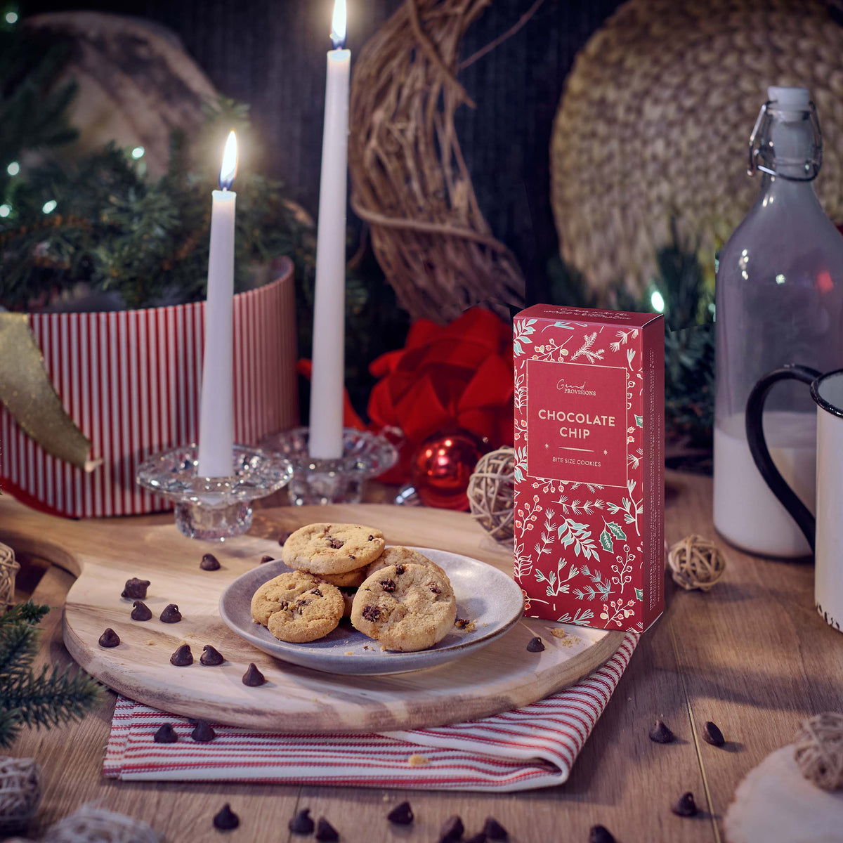 Holiday Chocolate Chip Cookies (2 oz)