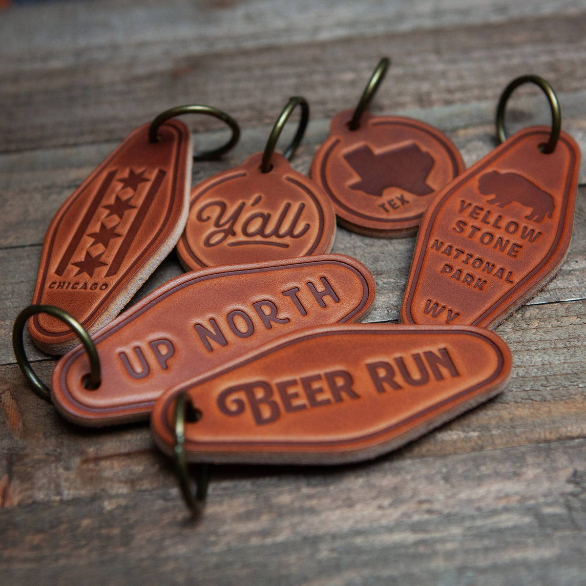 Handcrafted Leather Keychain - Dog Mom Paw Print Circle Style
