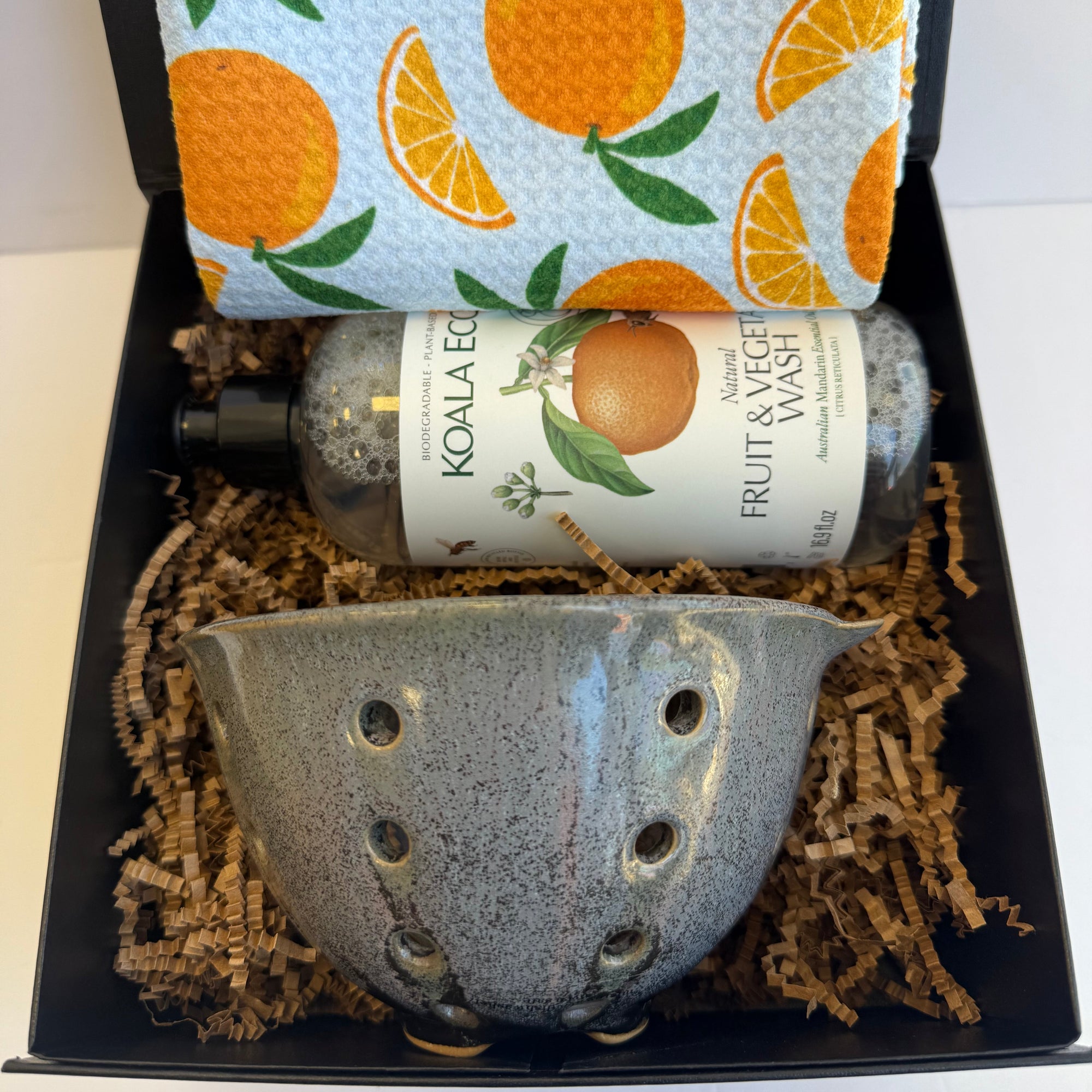 Citrus Grove Kitchen Gift Basket – Mandarin Wash, Glazed Berry Bowl & Orange Tea Towel