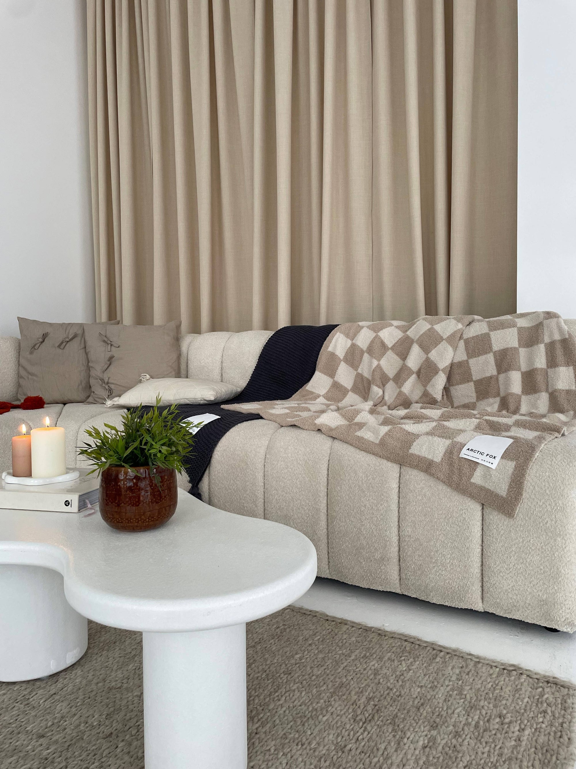 Super cozy checkered teddy throw blanket for living room or bedroom decor.