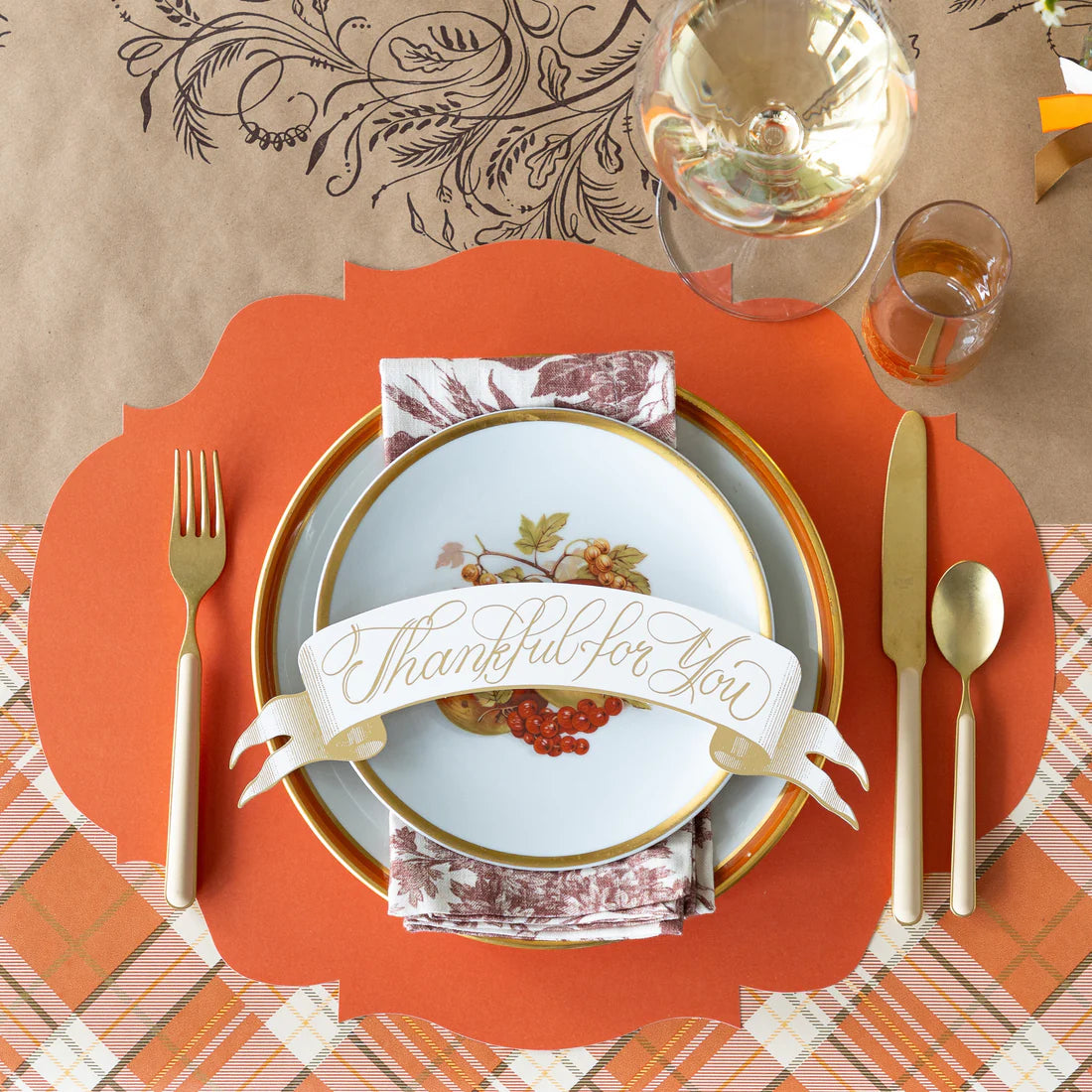 Autumn Thanksgiving table banner accent with ‘Thankful for You’ message.